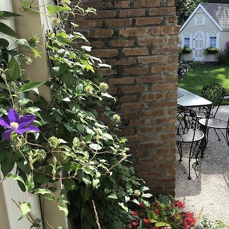 1810 Emerson House Bed & Breakfast - Adults Only Beloit Εξωτερικό φωτογραφία