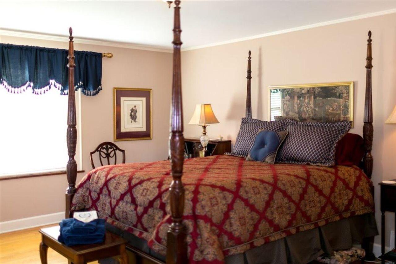 1810 Emerson House Bed & Breakfast - Adults Only Beloit Εξωτερικό φωτογραφία