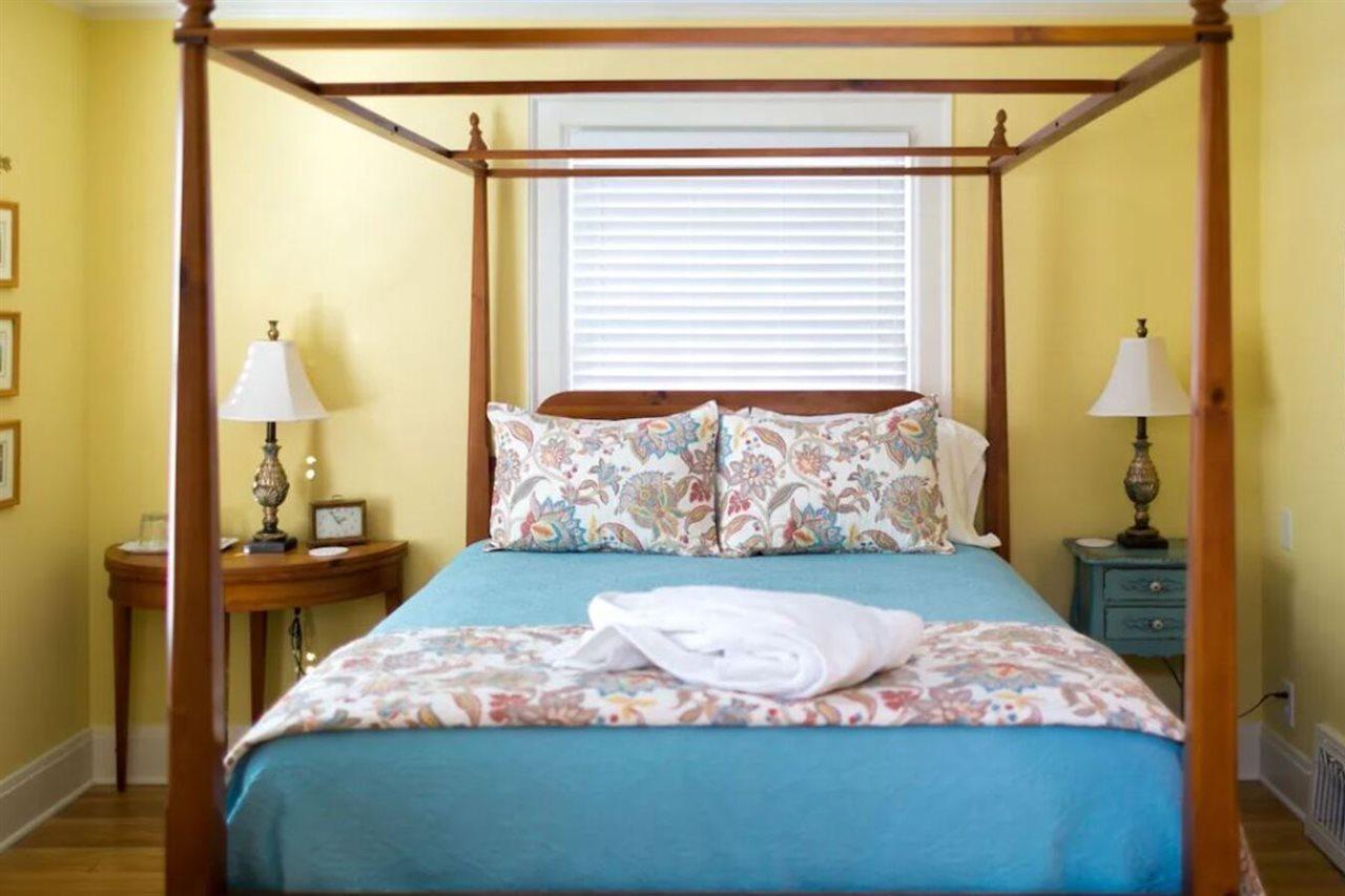 1810 Emerson House Bed & Breakfast - Adults Only Beloit Εξωτερικό φωτογραφία